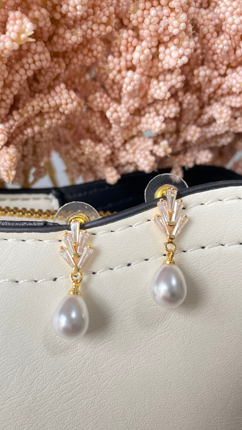 Cubic Zirconia with Pearl Drop