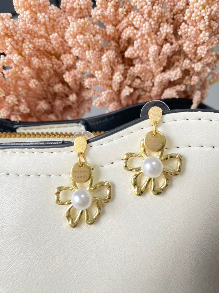 Gold and Pearl Flower