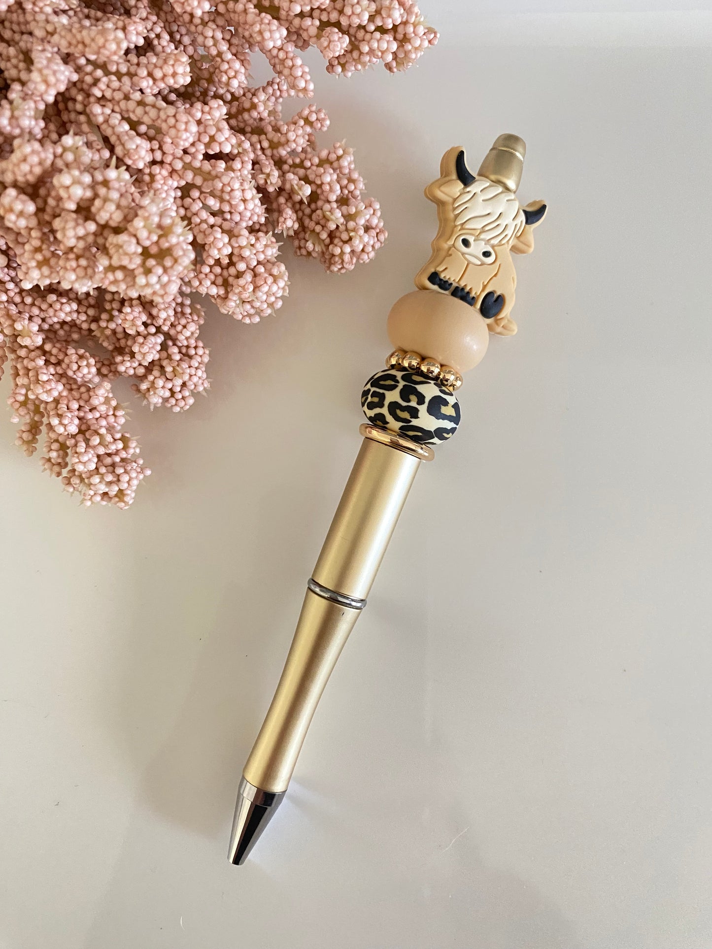 Tan Highland Cow Beaded Pen